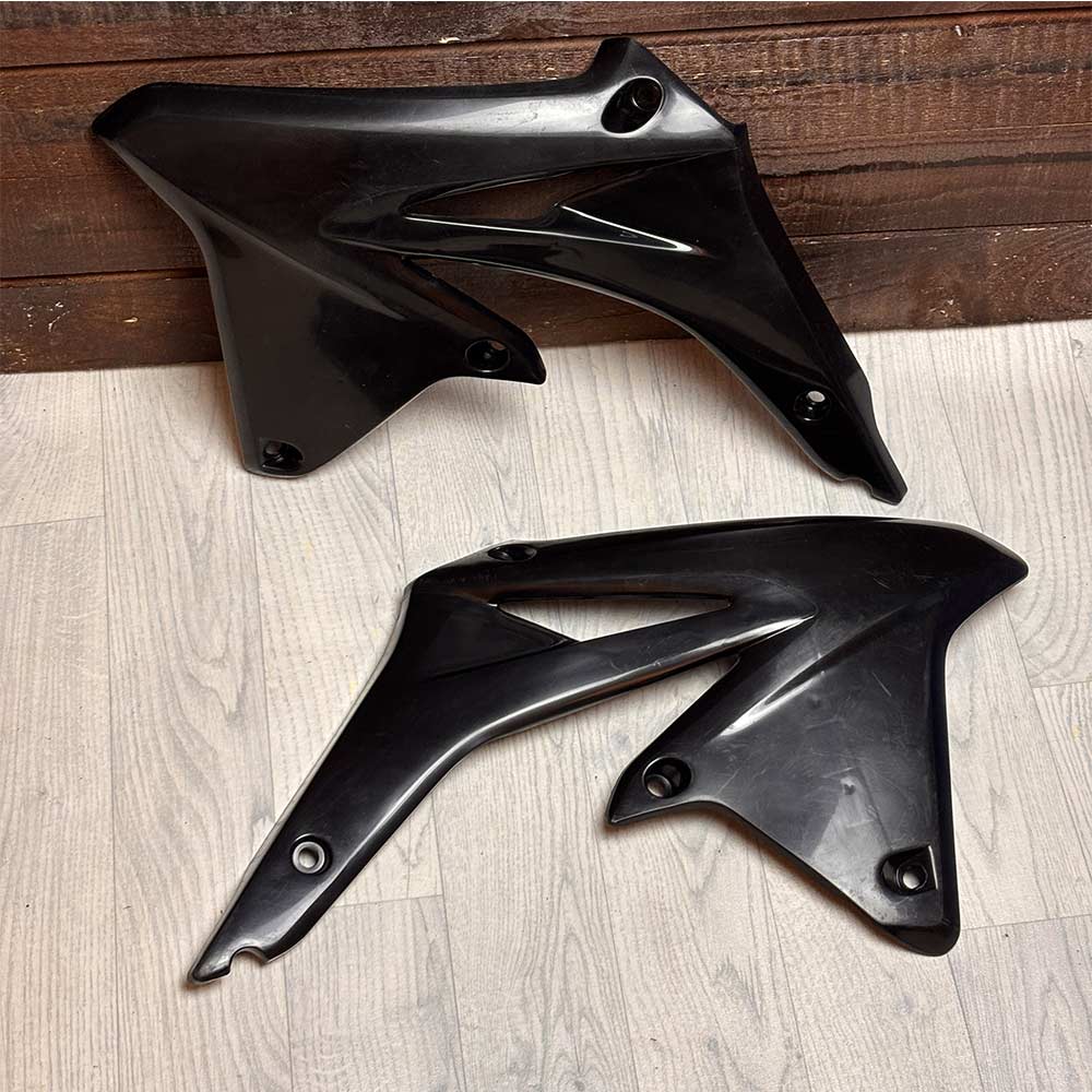 UFO SU04917001 Kühlerabdeckungen Radiator Scoops für Suzuki RMZ 450 2008