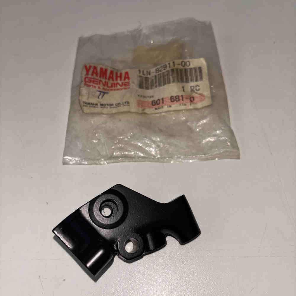 YAMAHA OEM 1LN-82911-00 Hebelhalter Originalteil