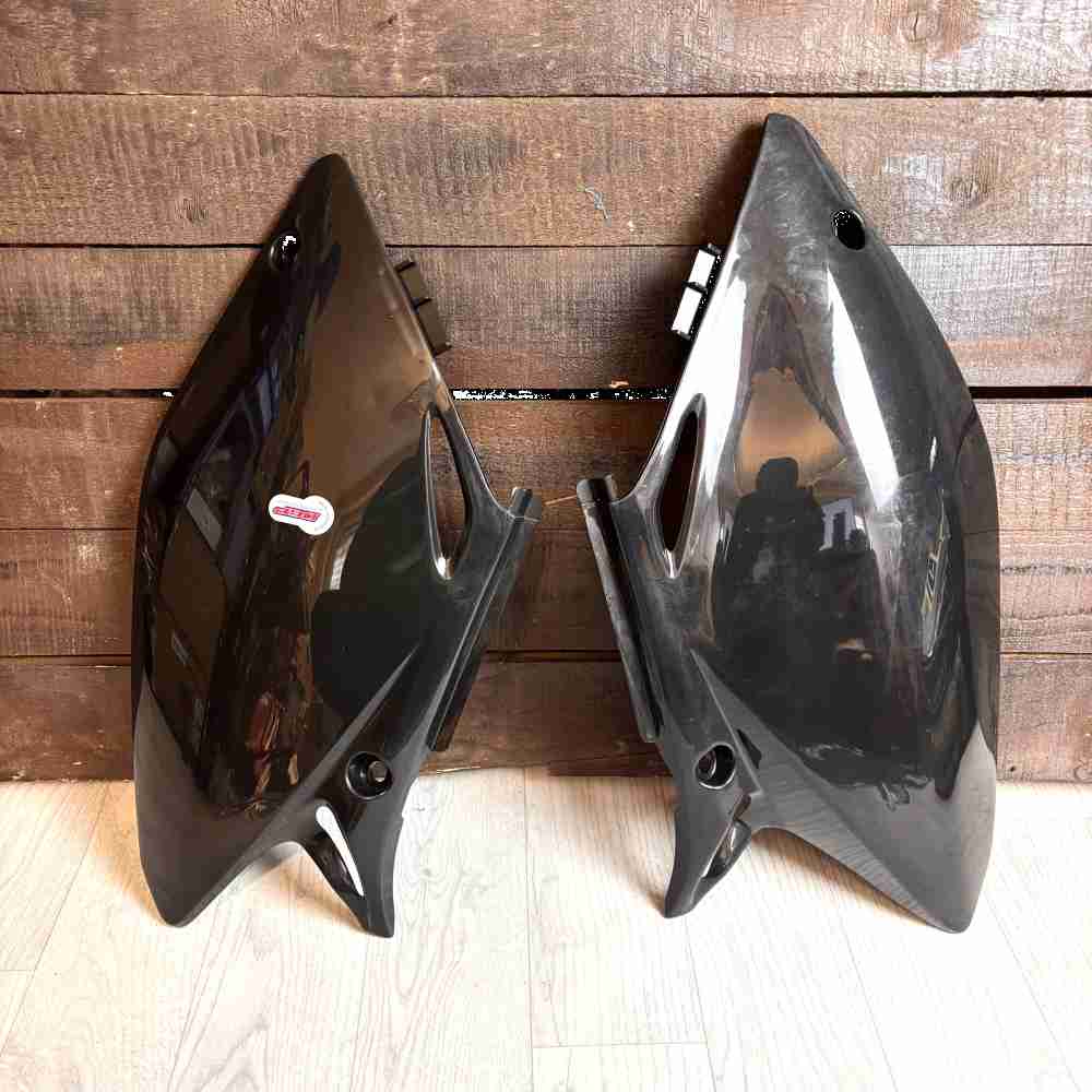 POLISPORT 8600900002 Seitenteile schwarz passend für Honda CRF 450 R 02-04